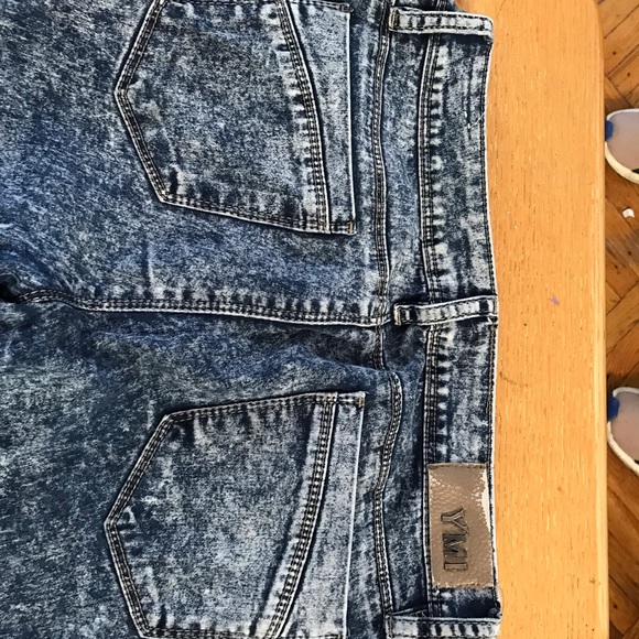 Jeans - Picture 2 of 3